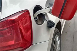 新荣24小时救援车收费标准