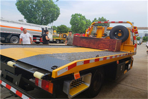 新荣附近拖车电话号码服务